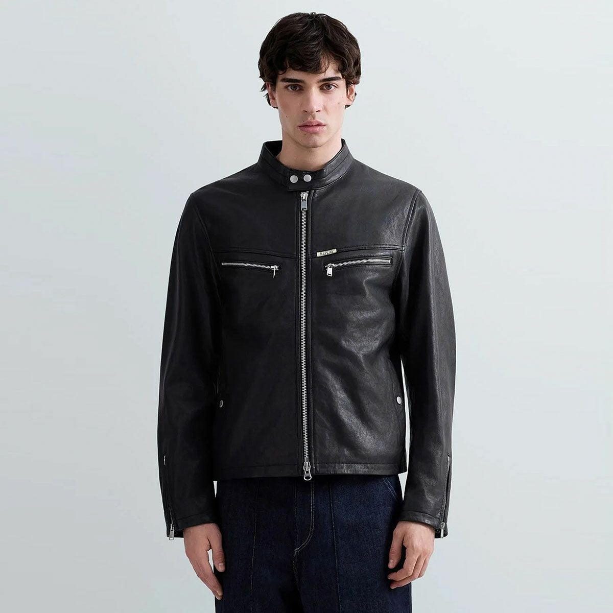 REPLAY｜ワックスレザー バイカージャケット｜アウター｜ブラック｜モデル着用