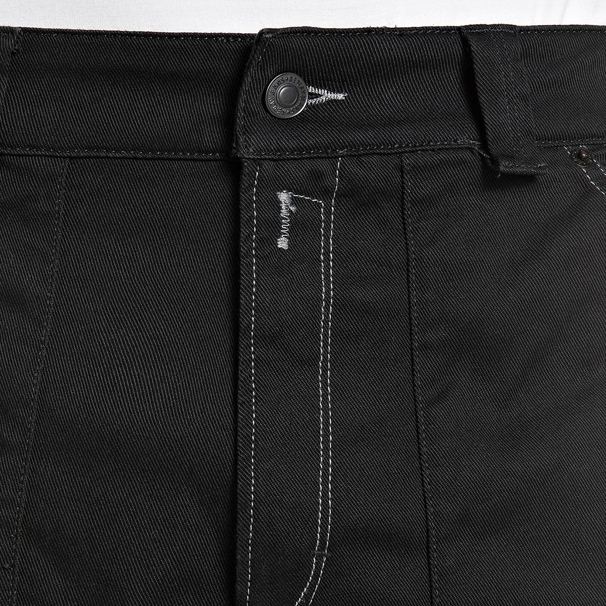 REPLAY｜リラックスフィット ブラック コンフォートデニム｜パンツ｜ブラック｜モデル着用