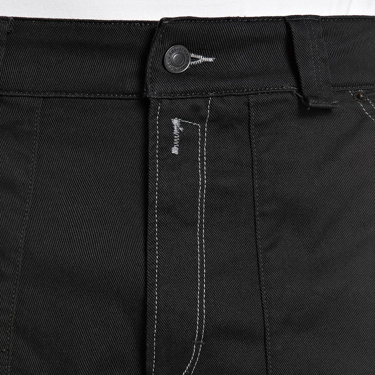 REPLAY｜リラックスフィット ブラック コンフォートデニム｜パンツ｜ブラック｜モデル着用