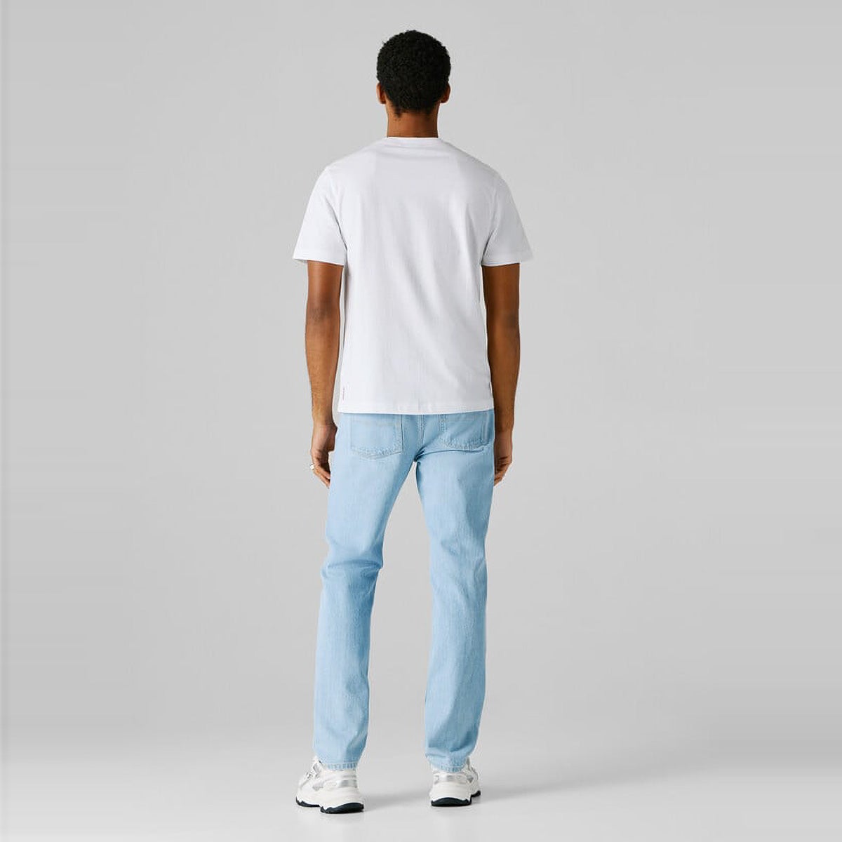 Pepe Jeans｜ぺぺ×レッドブル レギュラーフィット ロゴプリントTシャツ｜ウェア｜ホワイト｜モデル着用