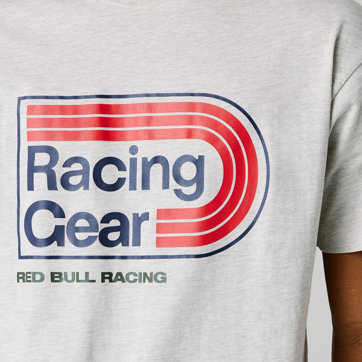 Pepe Jeans｜ぺぺ×レッドブル レギュラーフィット プリントグラフィックTシャツ｜ウェア｜ライトグレーマール｜モデル着用