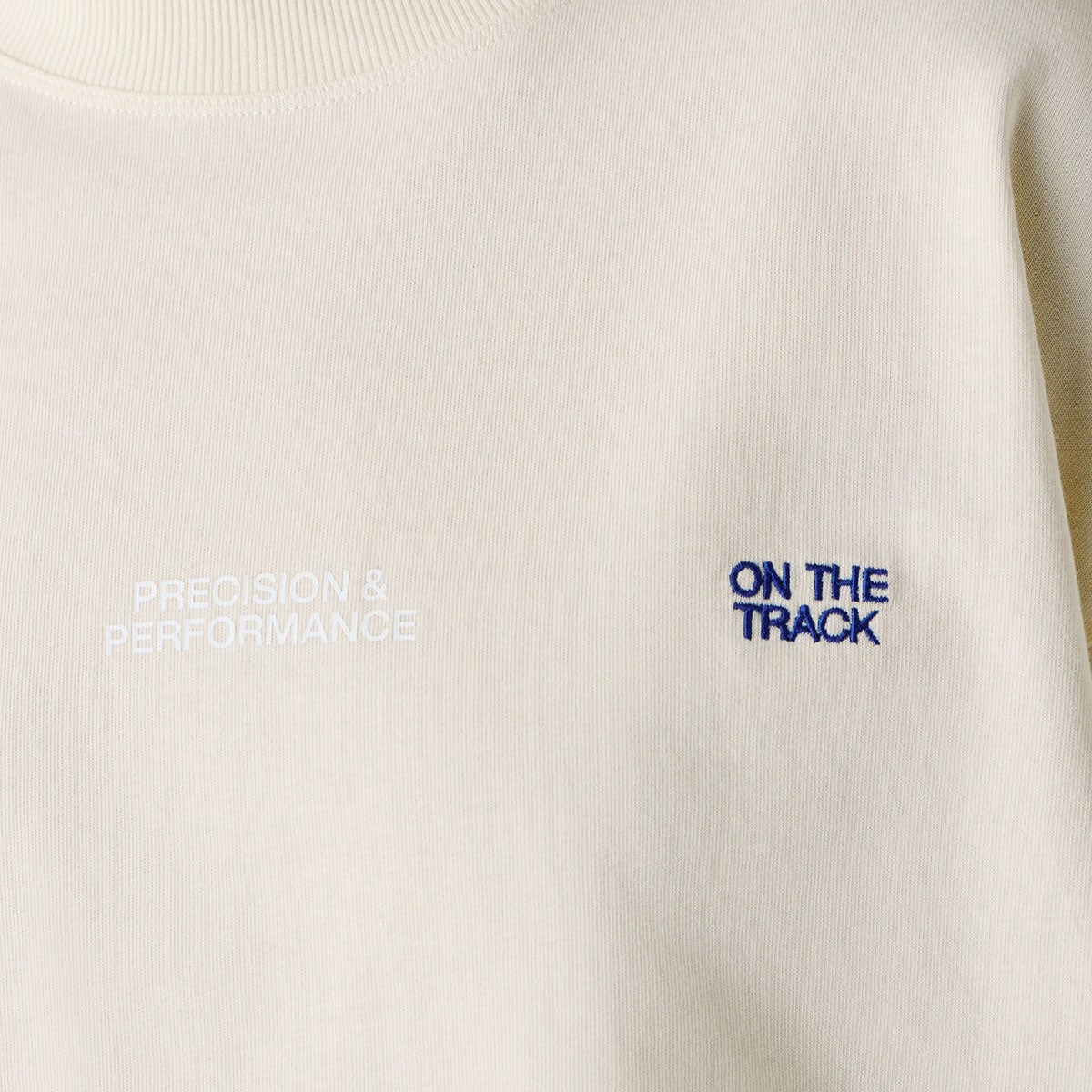 Pepe Jeans｜ぺぺ×レッドブル バックプリント ルーズフィットTシャツ｜ウェア｜サンドベージュ｜モデル着用