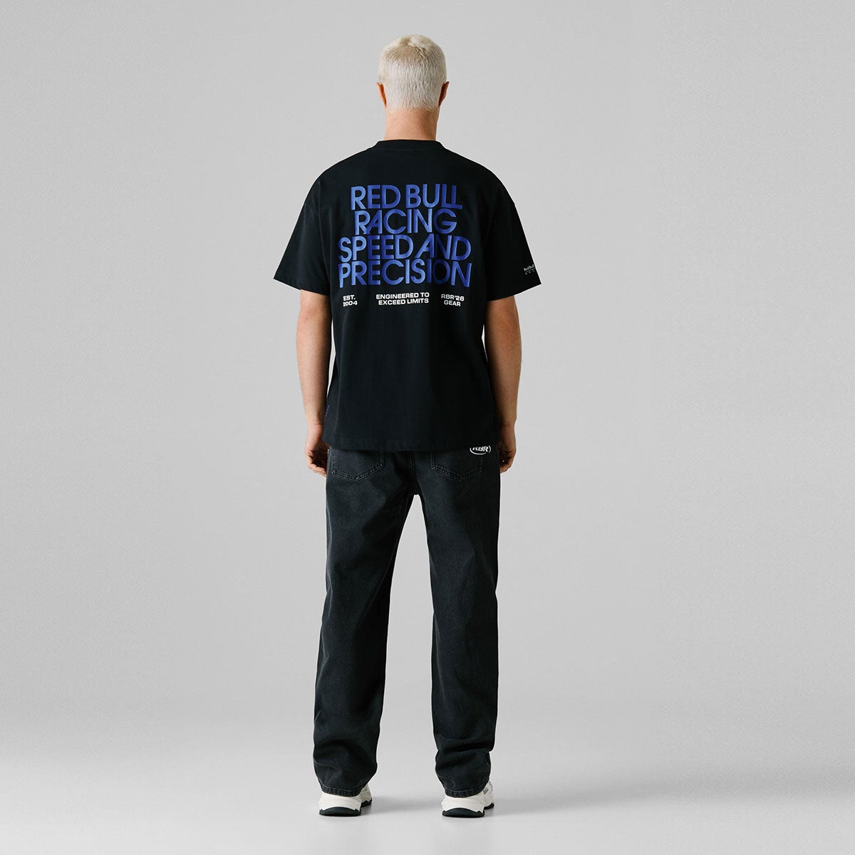 Pepe Jeans｜ぺぺ×レッドブル バックプリント ルーズフィットTシャツ｜ウェア｜ブラック｜モデル着用