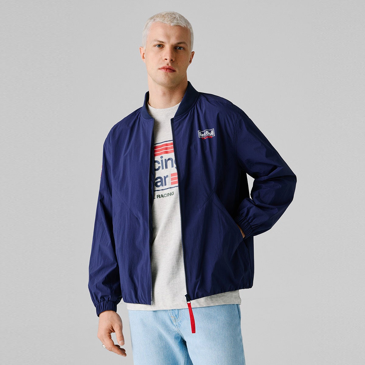 Pepe Jeans｜ぺぺ×レッドブル バックプリント ボンバージャケット｜アウター｜ネイビー｜モデル着用