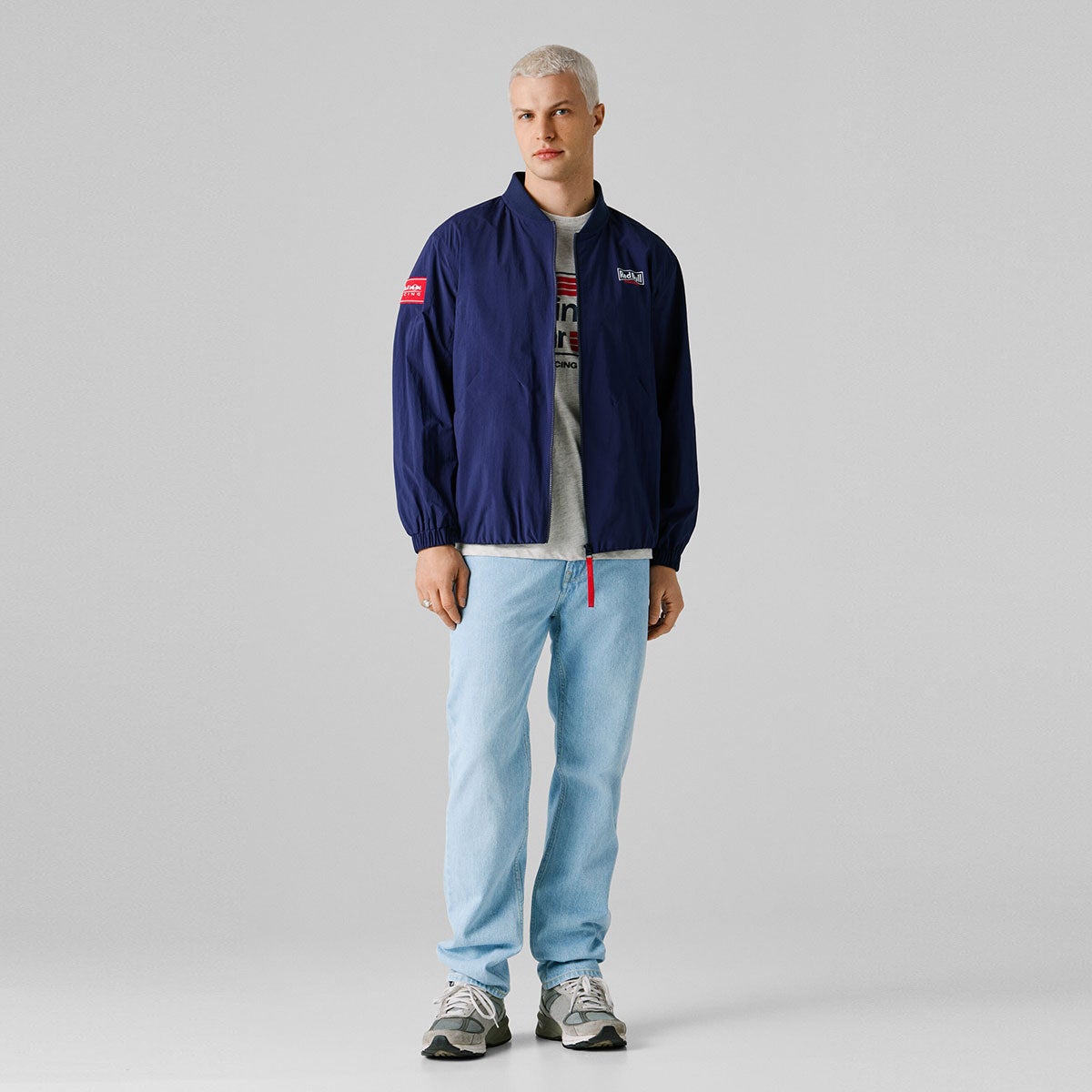 Pepe Jeans｜ぺぺ×レッドブル バックプリント ボンバージャケット｜アウター｜ネイビー｜モデル着用