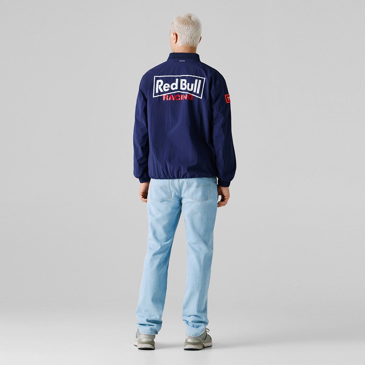 Pepe Jeans｜ぺぺ×レッドブル バックプリント ボンバージャケット｜アウター｜ネイビー｜モデル着用