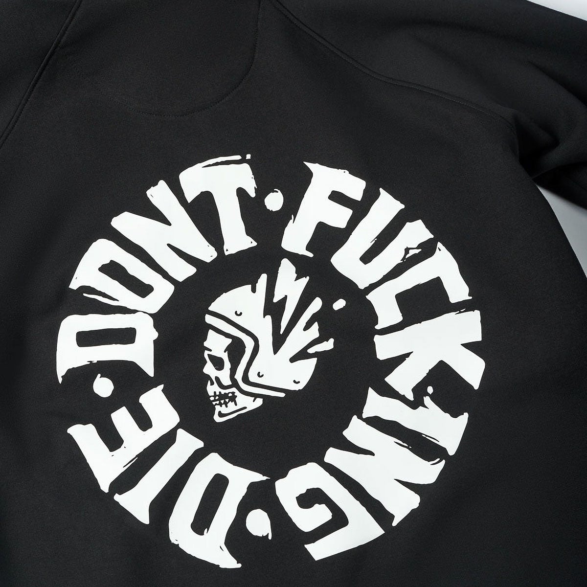 Pando Moto｜マックス ドント ダイ フーディ｜トップス｜ブラック