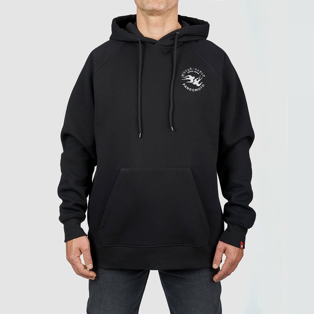 Pando Moto｜マックス トーキョー フーディ｜トップス｜ブラック｜モデル着用