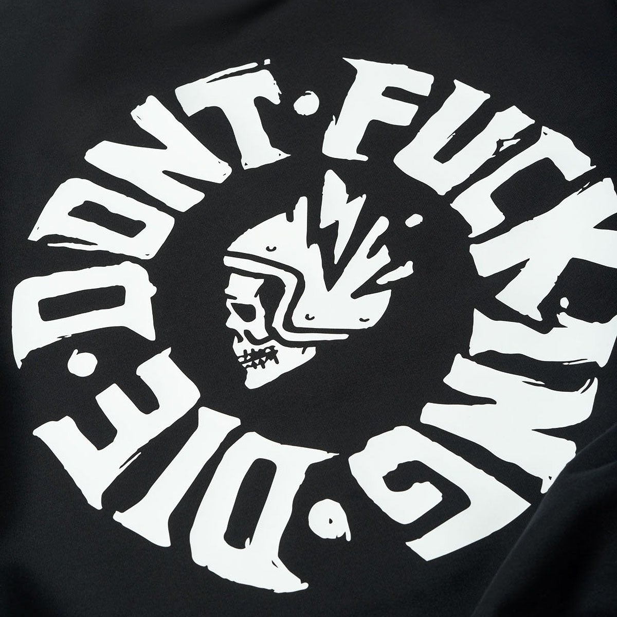 Pando Moto｜トミー ドント ダイ オーバーサイズ ロングスリーブ Tシャツ｜トップス｜ブラック