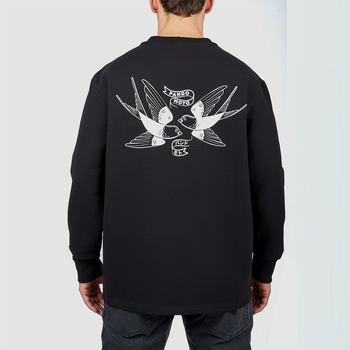Pando Moto｜トミー トーキョー オーバーサイズ ロングスリーブ Tシャツ｜トップス｜ブラック｜モデル着用