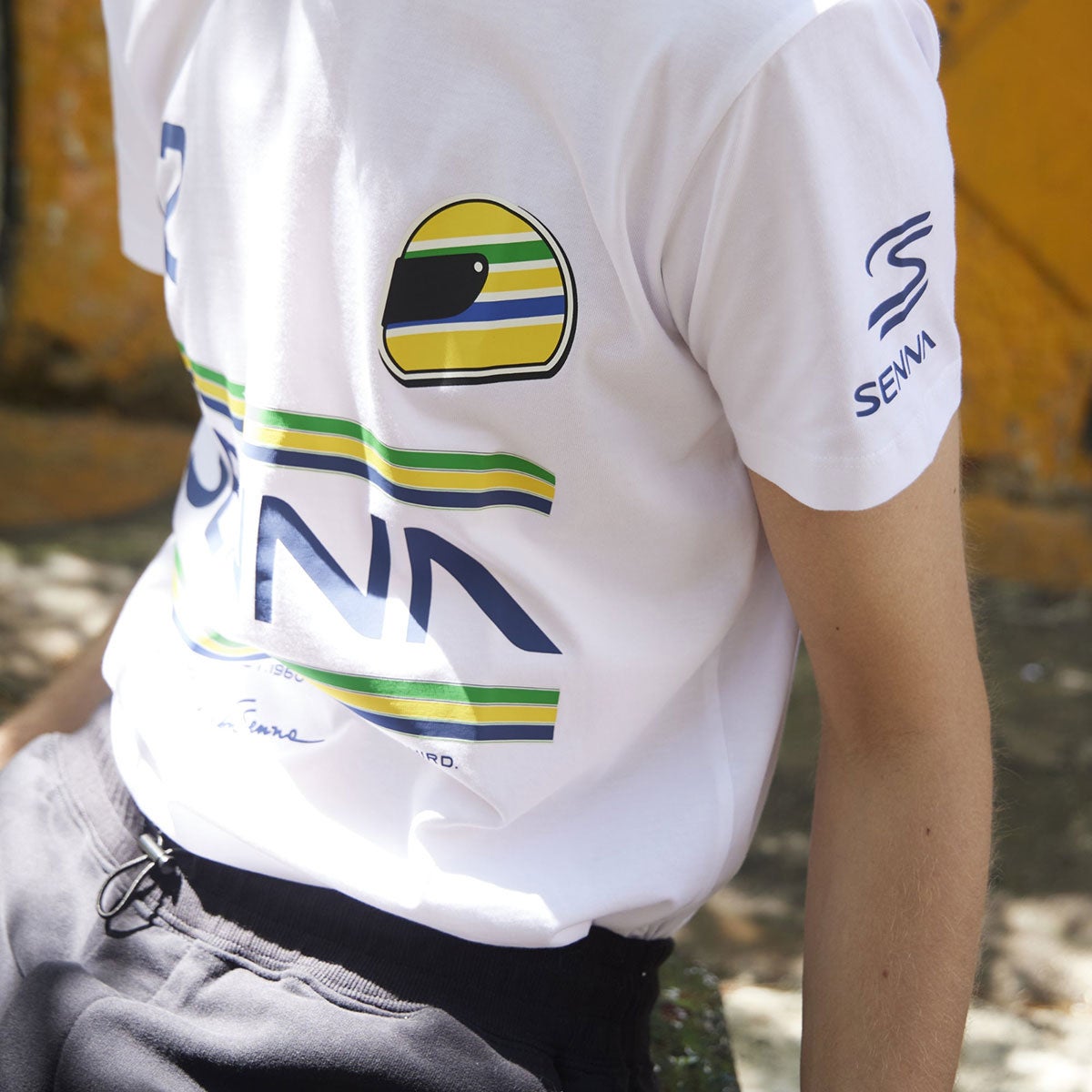 Ayrton Senna｜ アイルトン・セナ 12 ストライプ Tシャツ｜ウェア｜ホワイト｜モデル着用