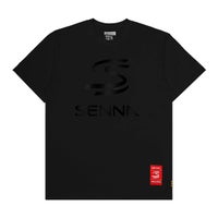 Ayrton Senna｜アイルトン・セナ リラックス フィット ロゴ Tシャツ｜ウェア