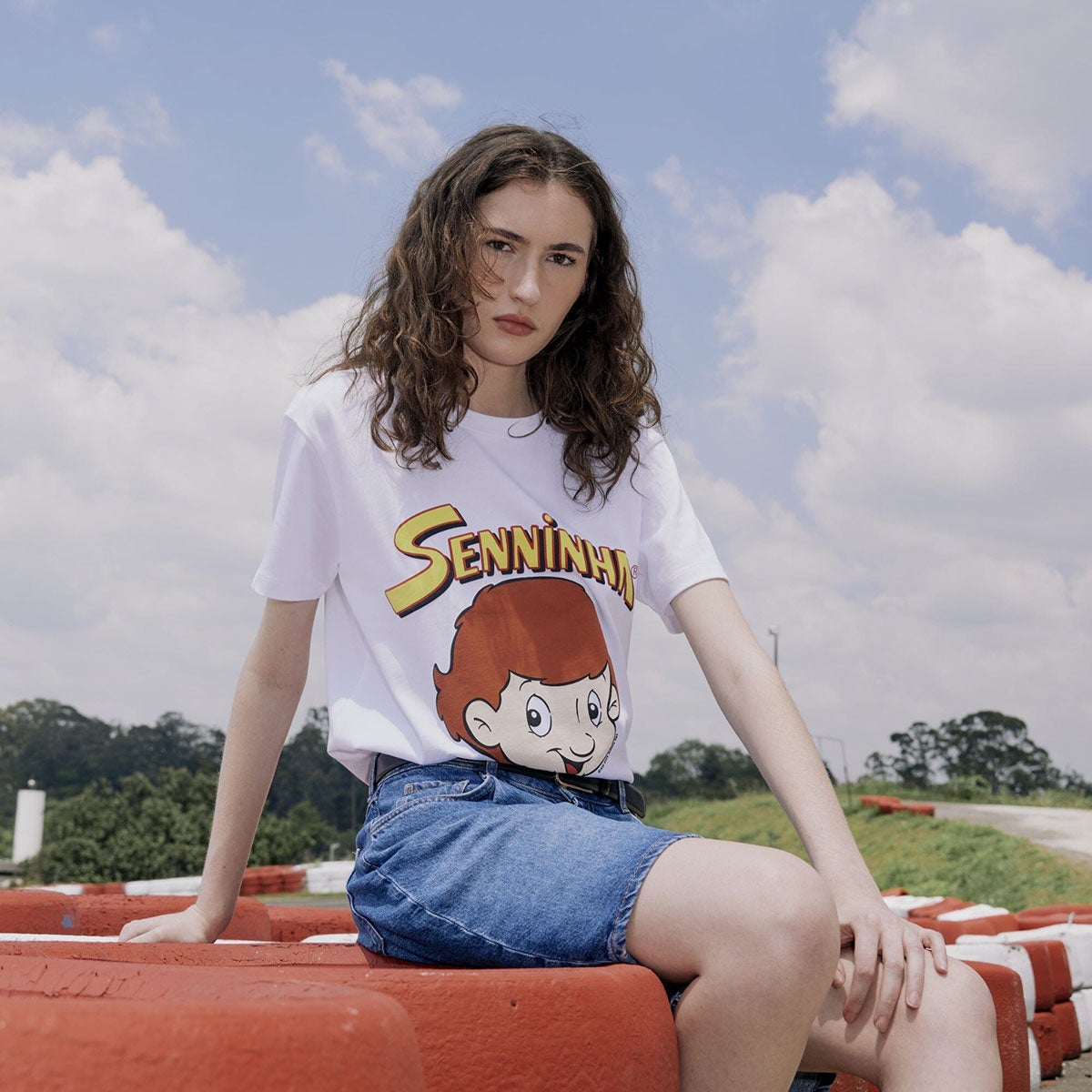 マドンナ 　Celebration　スキニーフィット Tシャツ アイルトン・セナ セニーニャ フェイス Tシャツ | モトーリモーダ公式