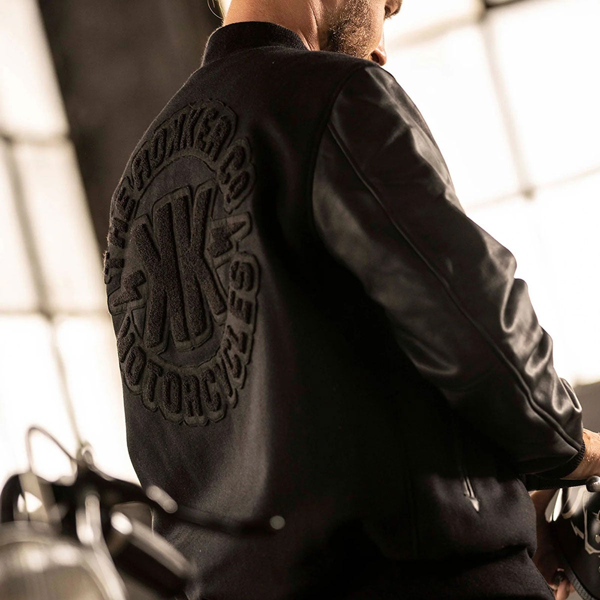 ROKKER｜カレッジ ジャケット｜アウター｜ブラック｜モデル着用