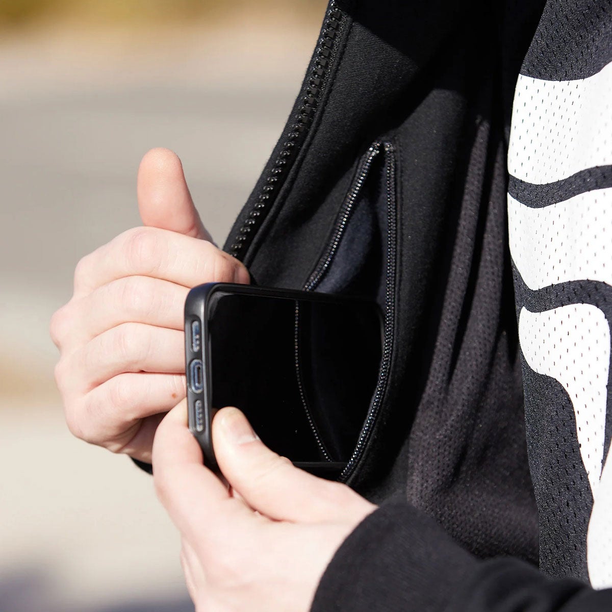 RIDING CULTURE｜ライディング フーディ｜トップス｜オレンジ×チェッカーボード｜モデル着用