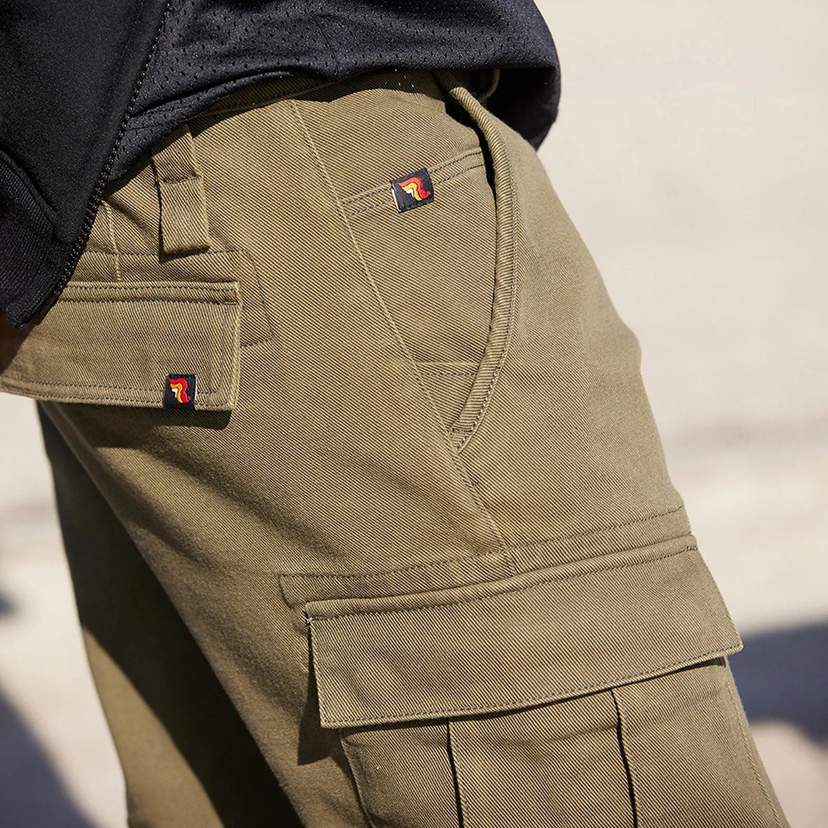 RIDING CULTURE｜ネイト オリーブ パンツ｜チノ・カーゴ｜オリーブ｜モデル着用