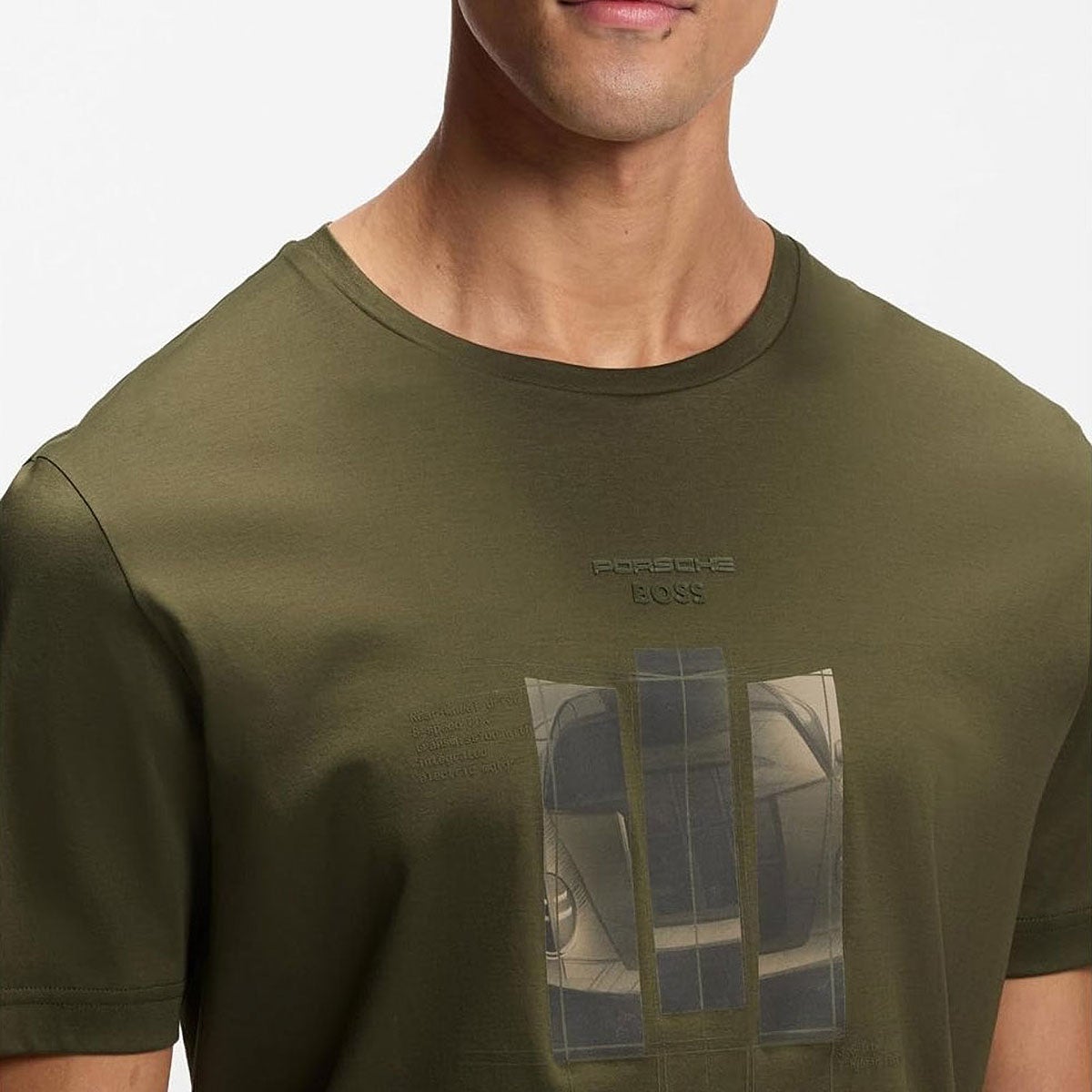 HUGO BOSS｜Porsche x BOSS シルケットコットン Tシャツ リフレクターグラフィック｜ウェア｜グリーン｜モデル着用