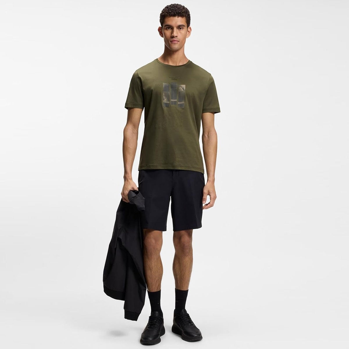 HUGO BOSS｜Porsche x BOSS シルケットコットン Tシャツ リフレクターグラフィック｜ウェア｜グリーン｜モデル着用