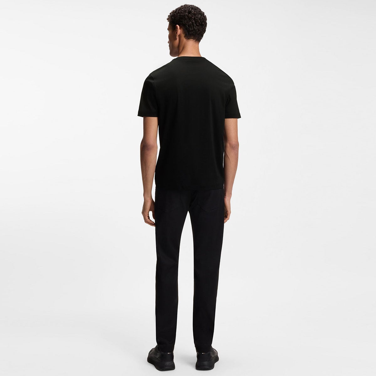 HUGO BOSS｜Porsche x BOSS シルケットコットン Tシャツ リフレクターグラフィック｜ウェア｜ブラック｜モデル着用