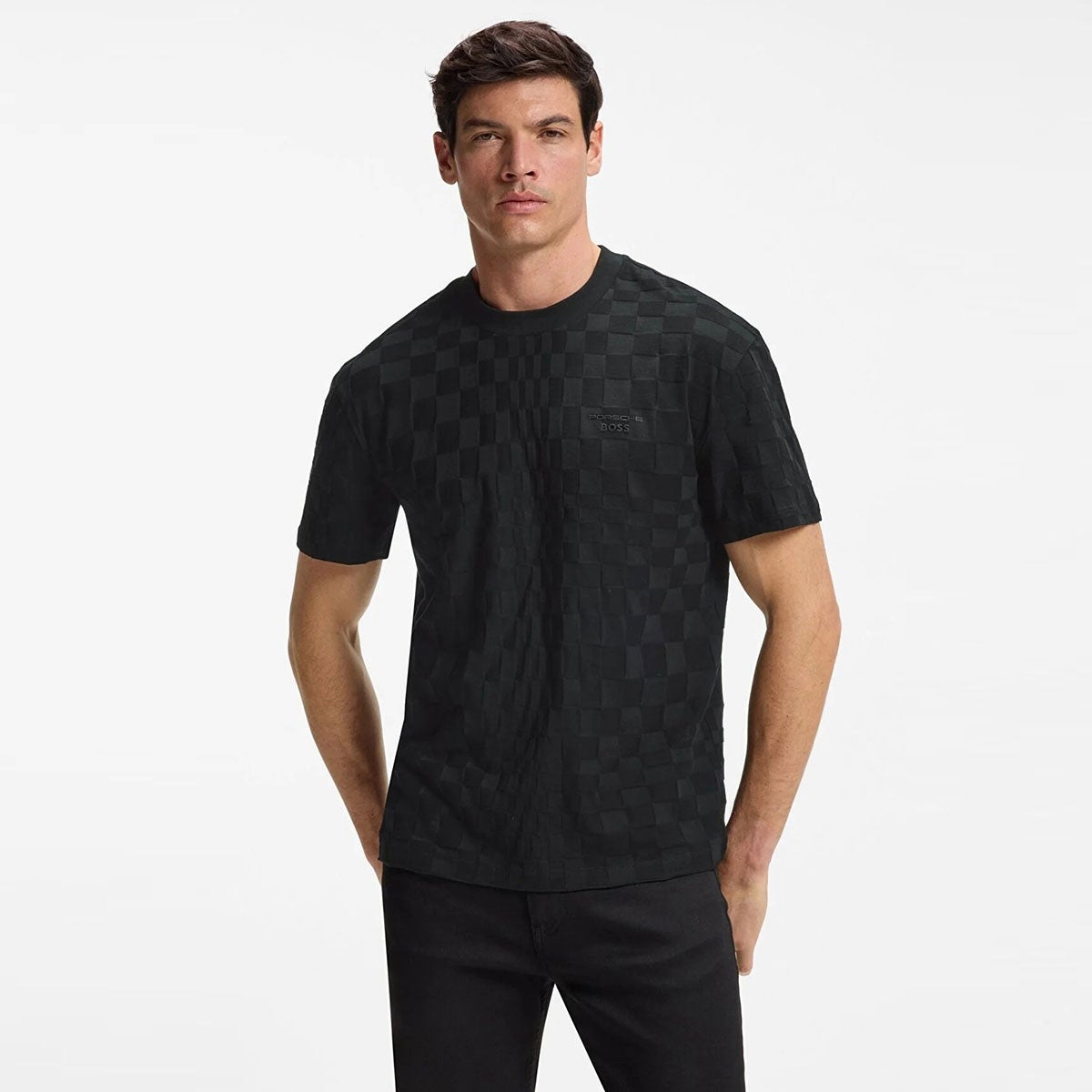 HUGO BOSS｜Porsche x BOSS ジャカードパターン コットン Tシャツ｜ウェア｜ブラック｜モデル着用