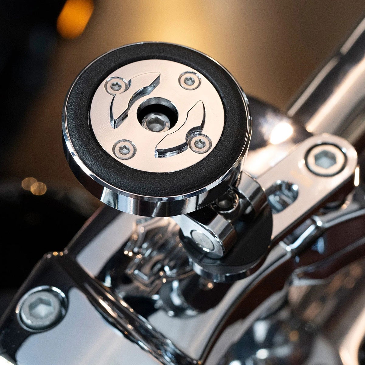 SP Connect｜防振モジュール クロムメッキ仕様｜雑貨｜クローム｜使用イメージ