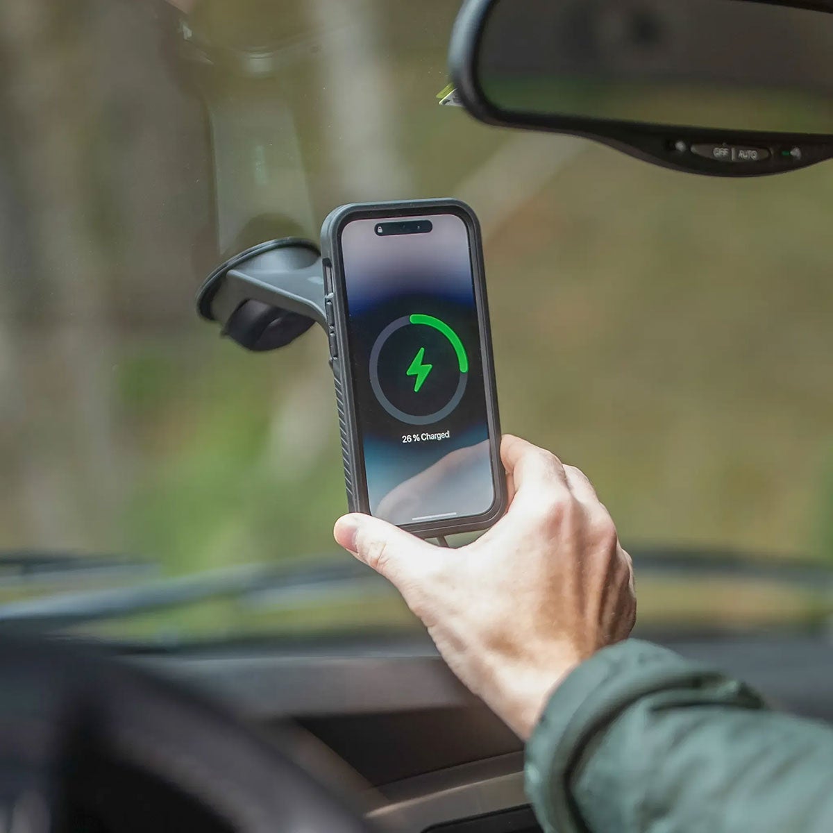 SP Connect｜IPHONE 17 / PRO / E / AIR  Xtreme スマートフォンケース｜雑貨｜iPhoneケース｜使用イメージ