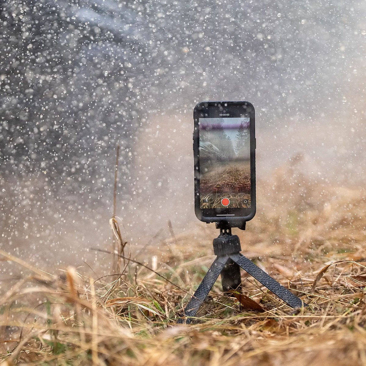 SP Connect｜IPHONE 17 / PRO / E / AIR  Xtreme スマートフォンケース｜雑貨｜iPhoneケース｜使用イメージ