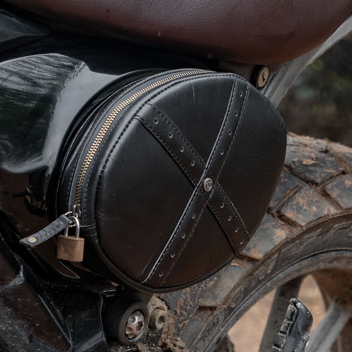 Trip Machine｜スクランブラー エッグ サイドパネルバッグ for トライアンフ スクランブラー400X / XC｜バッグ｜ブラック