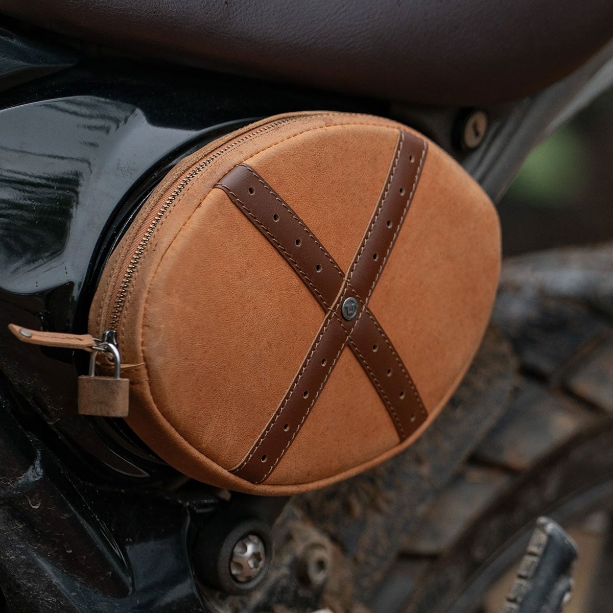 Trip Machine｜スクランブラー エッグ サイドパネルバッグ for トライアンフ スクランブラー400X / XC｜バッグ｜ヴィンテージタン