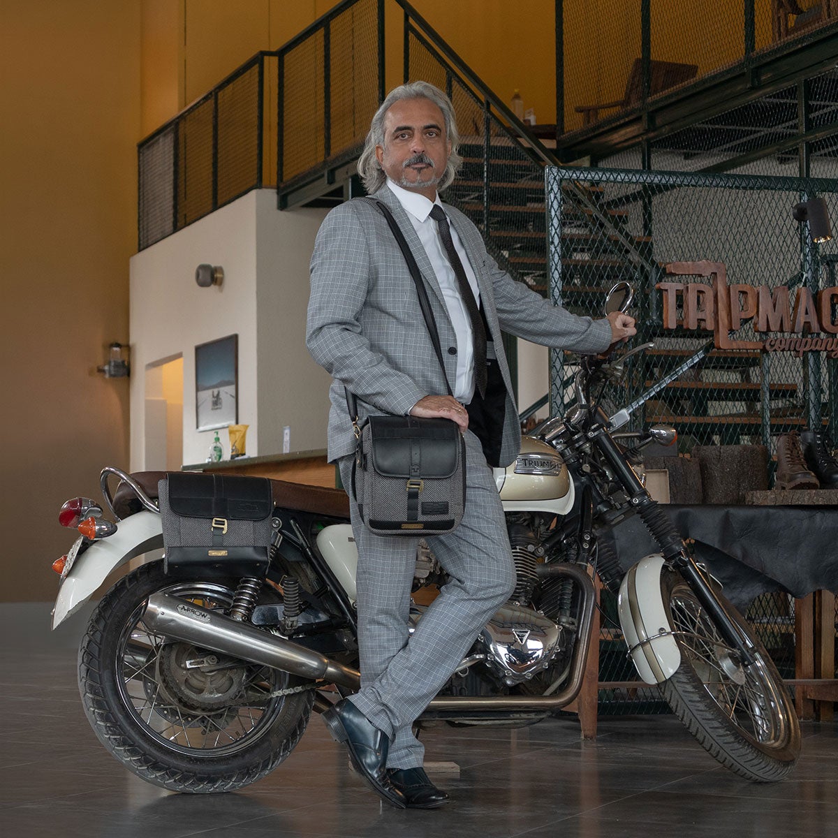 Trip Machine｜DGR × トリップマシン ジェントルマンズ キャリー コレクターズセット｜バッグ｜ブラック｜使用イメージ