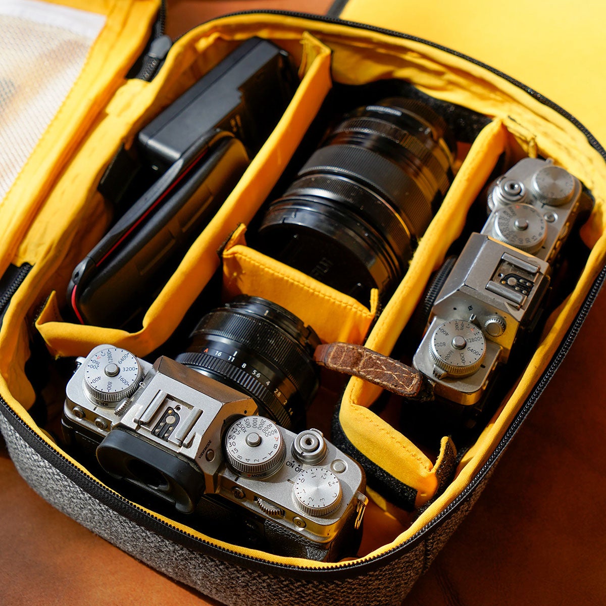 Trip Machine｜DGR × トリップマシン カートグラファー タンクバッグ カメラクッション付き｜バッグ｜ブラック｜使用イメージ