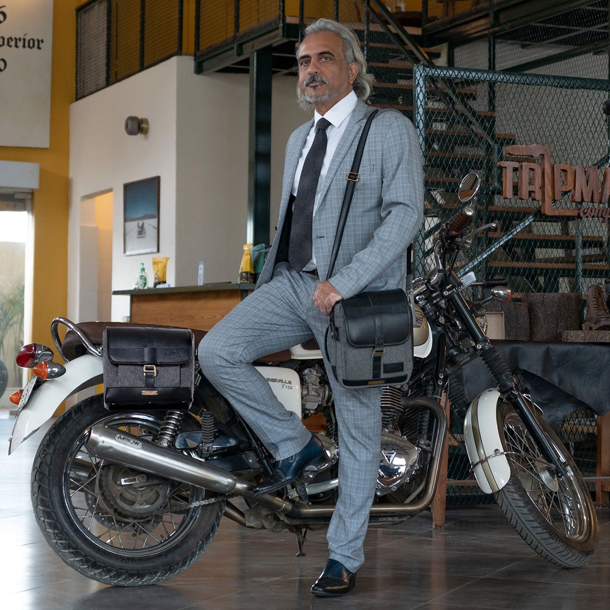 Trip Machine｜DGR × トリップマシン カートグラファー タンクバッグ カメラクッション付き｜バッグ｜ブラック｜使用イメージ