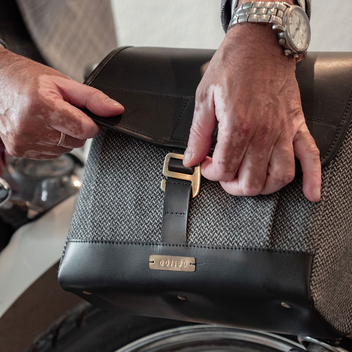 Trip Machine｜DGR × トリップマシン ウェイファーラー パニア｜バッグ｜ブラック｜使用イメージ