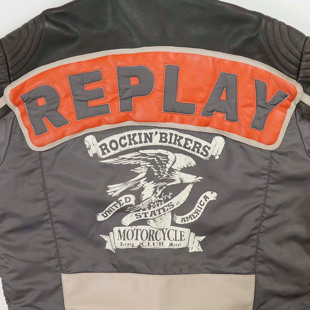 REPLAY｜ボーイフレンドフィット ウィメンズ レザーモーターサイクルジャケット｜アウター｜ダークグレー｜モデル着用