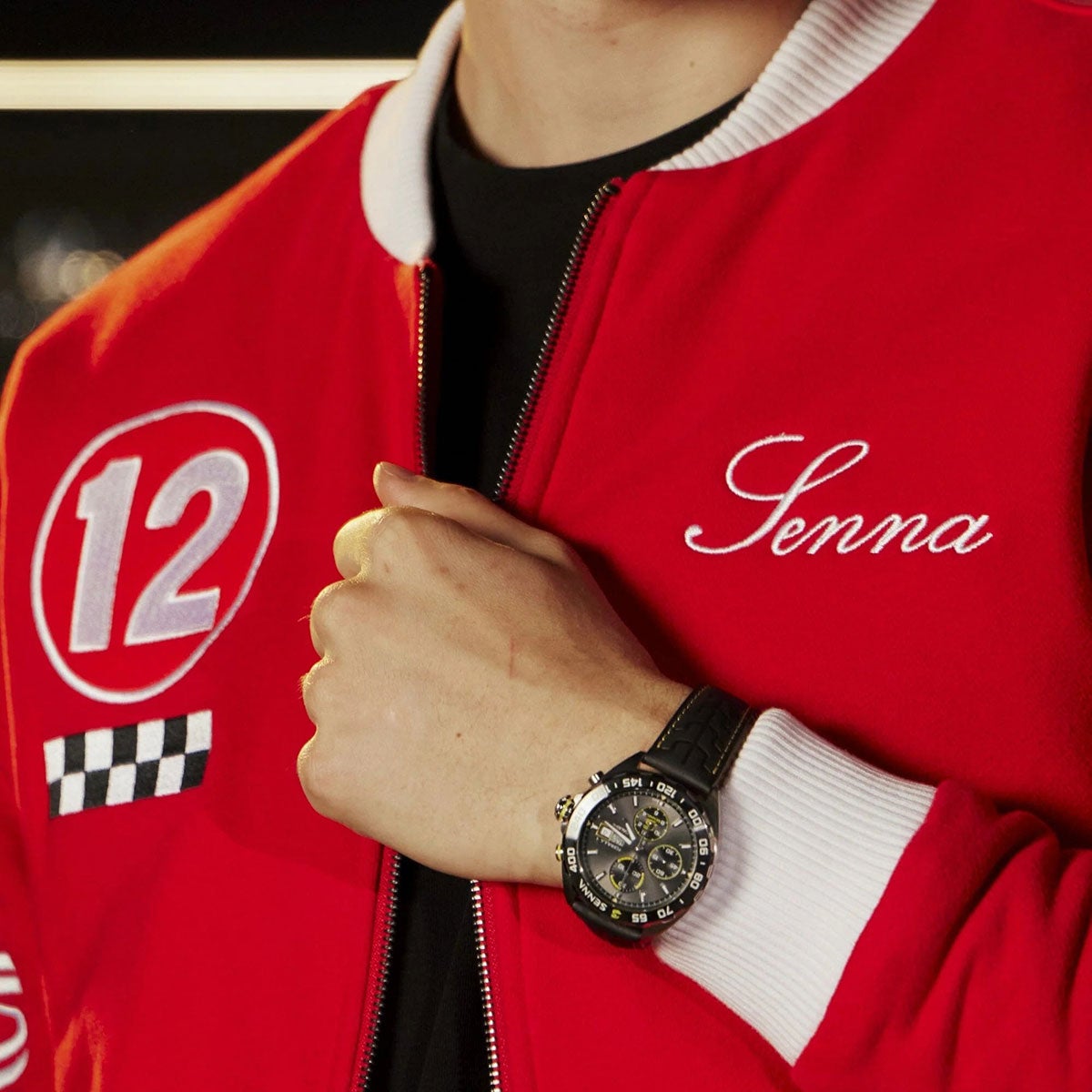 AyrtonSenna｜アイルトン・セナ×タグ・ホイヤー バーシティ ジャケット｜アウター｜レッド｜モデル着用