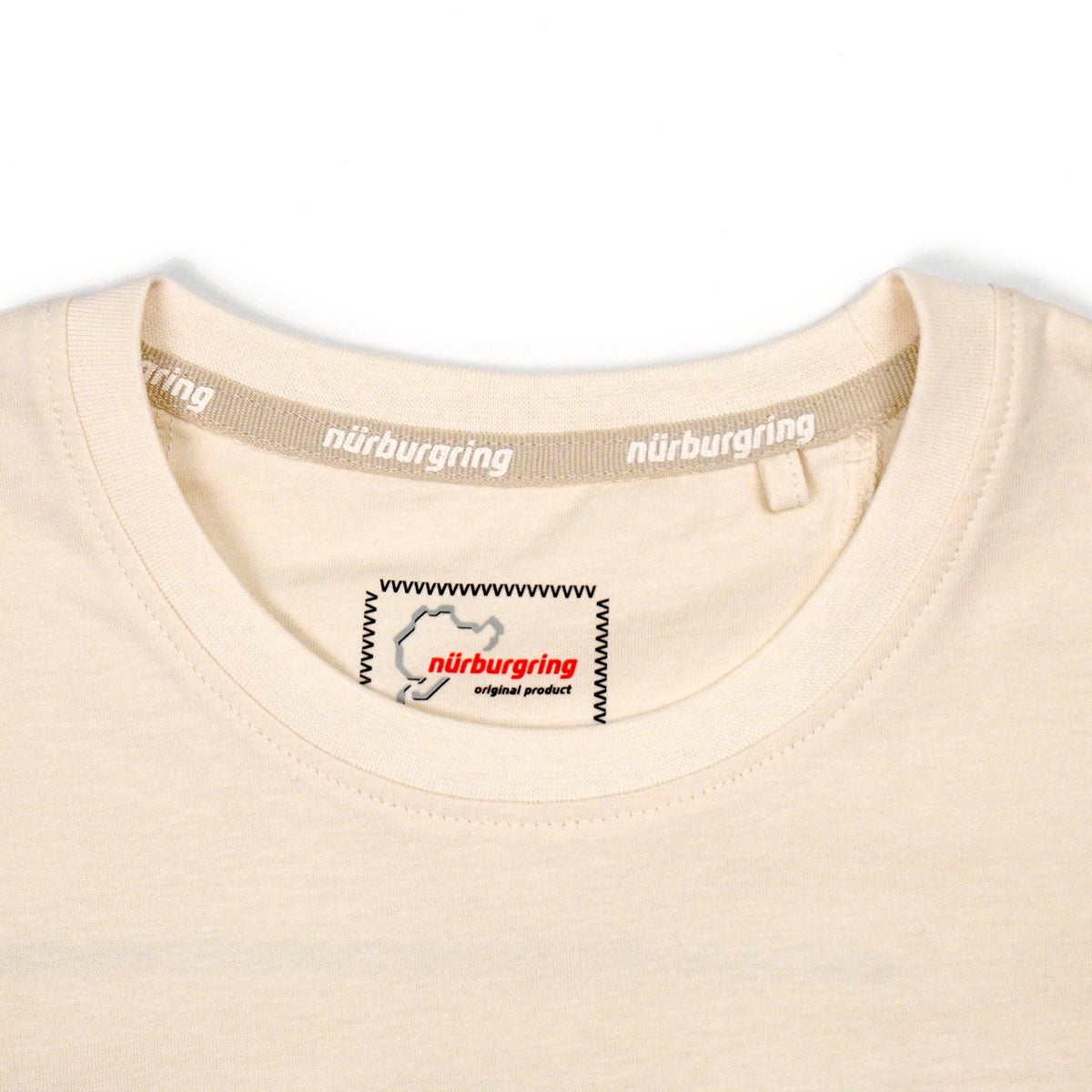 Nurburgring｜カルーセル Tシャツ｜ウェア｜ベージュ｜モデル着用