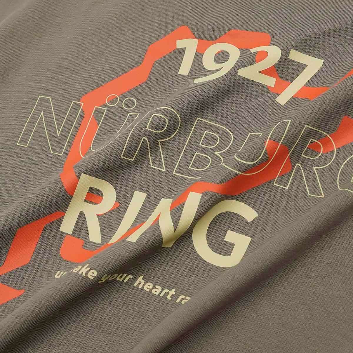 Nurburgring｜トラディション Tシャツ｜ウェア｜ブラウン｜モデル着用
