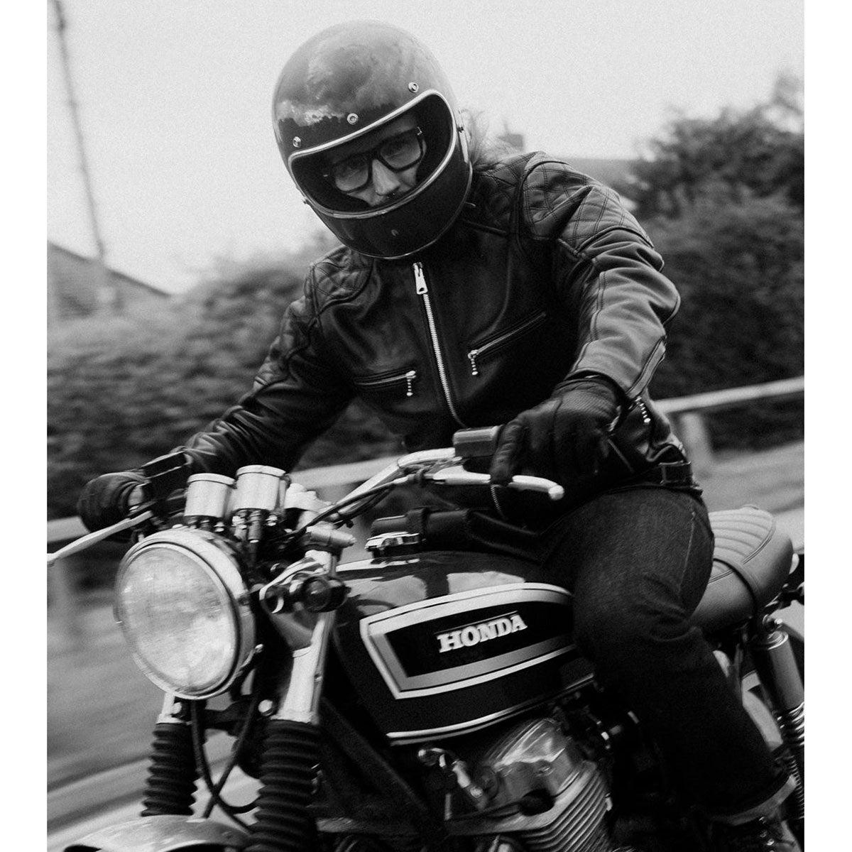 Goldtop｜ザ フラット トラッカー ジャケット｜アウター｜ブラック｜モデル着用