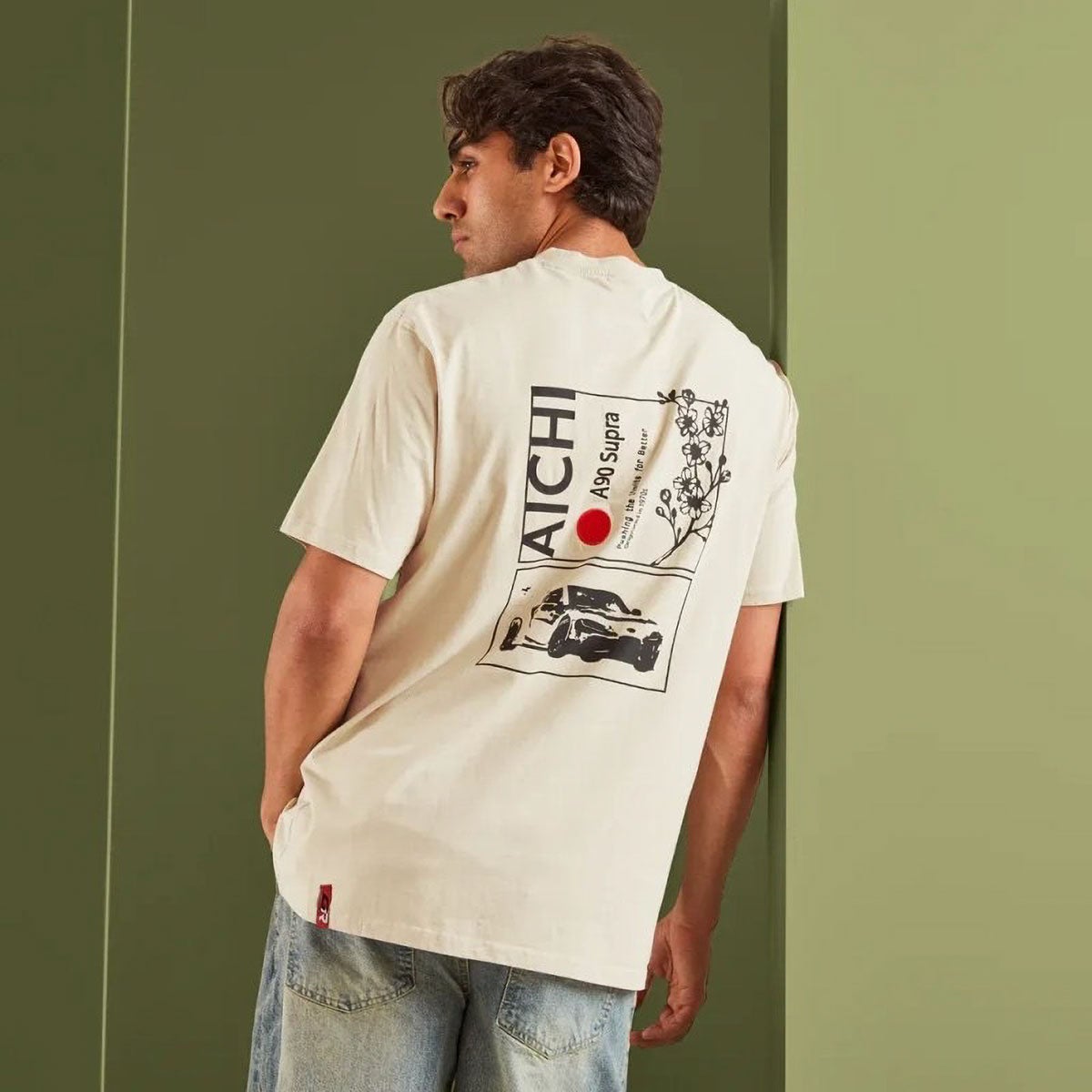 GR｜TGR メンズ アイチ オーバーサイズ Tシャツ｜ウェア｜ストーンホワイト｜モデル着用