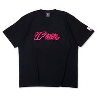 Yashio Factory｜2025 ネオンピンクTシャツ｜トップス｜ブラック