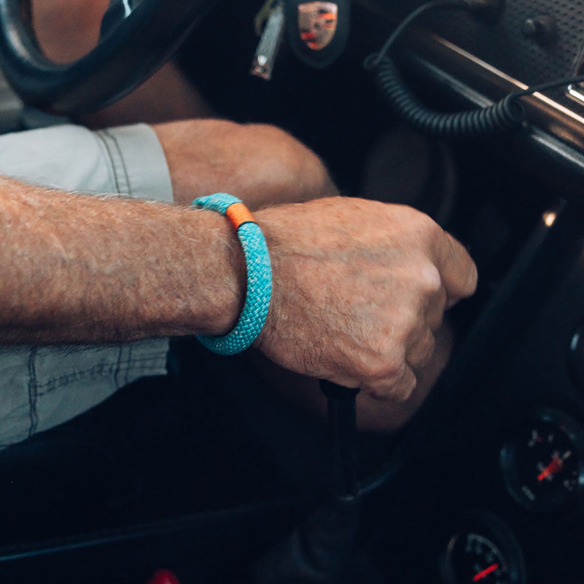 OUTRAW GEAR｜オイル レーサー｜アクセサリー｜ブルー×ブラック｜使用イメージ