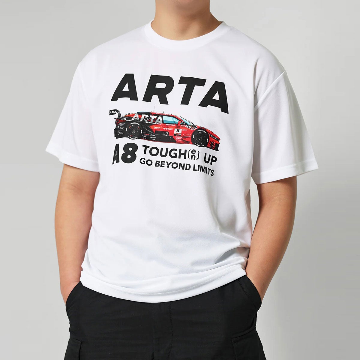 ARTA｜マシン グラフィックス #8 DRY T-SH｜Tシャツ｜ホワイト×レッド｜モデル着用