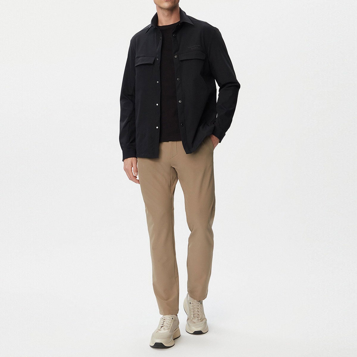 HUGO BOSS｜Porsche x BOSS エンボスロゴ シャツ｜トップス｜ブラック｜モデル着用