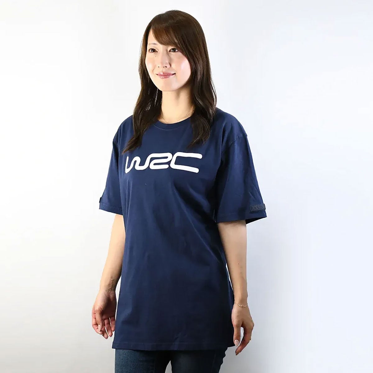 WRC｜WRC 肩ロゴ Ｔシャツ｜Tシャツ｜ネイビー｜モデル着用