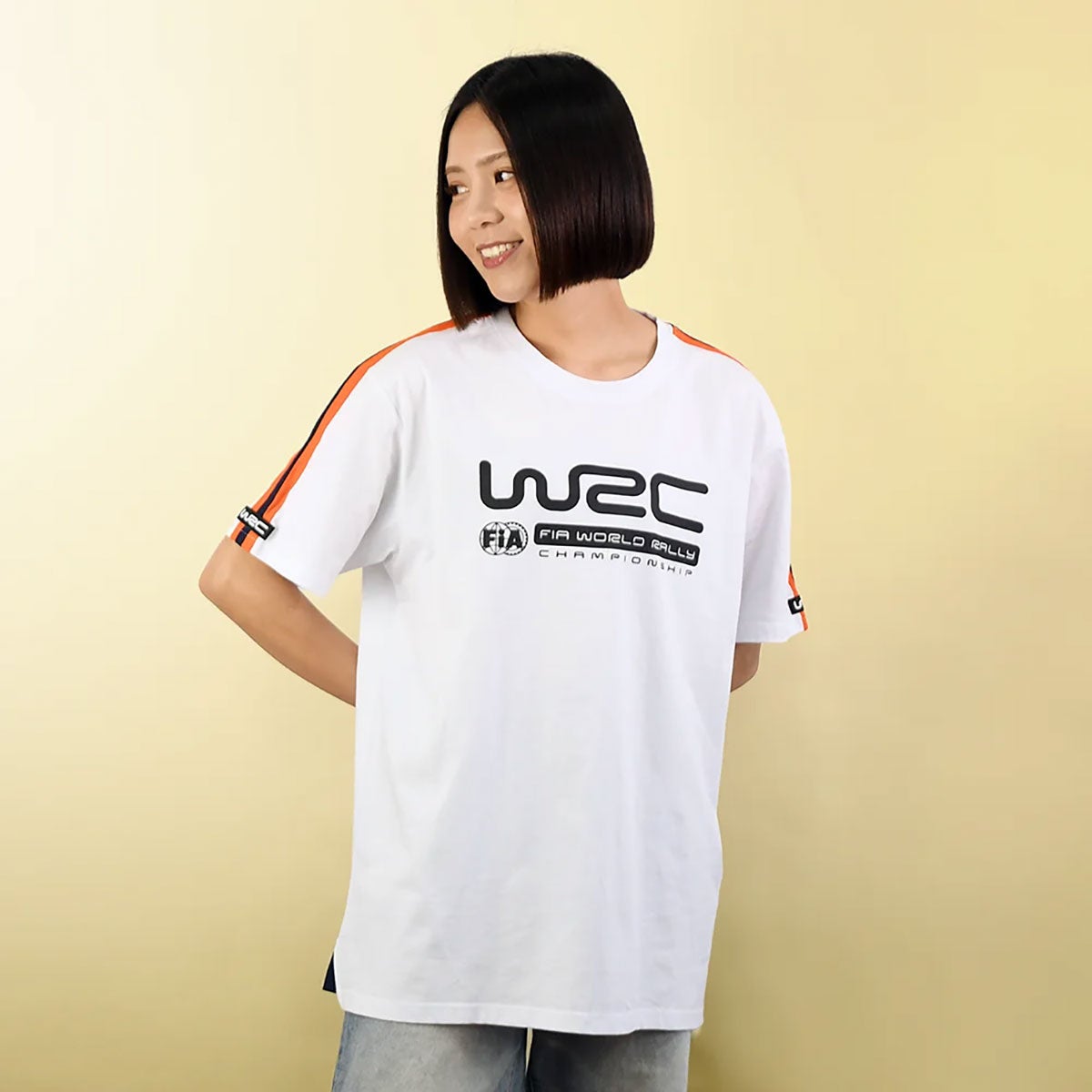 WRC｜WRC プレミアムTシャツ｜Tシャツ｜ホワイト｜モデル着用