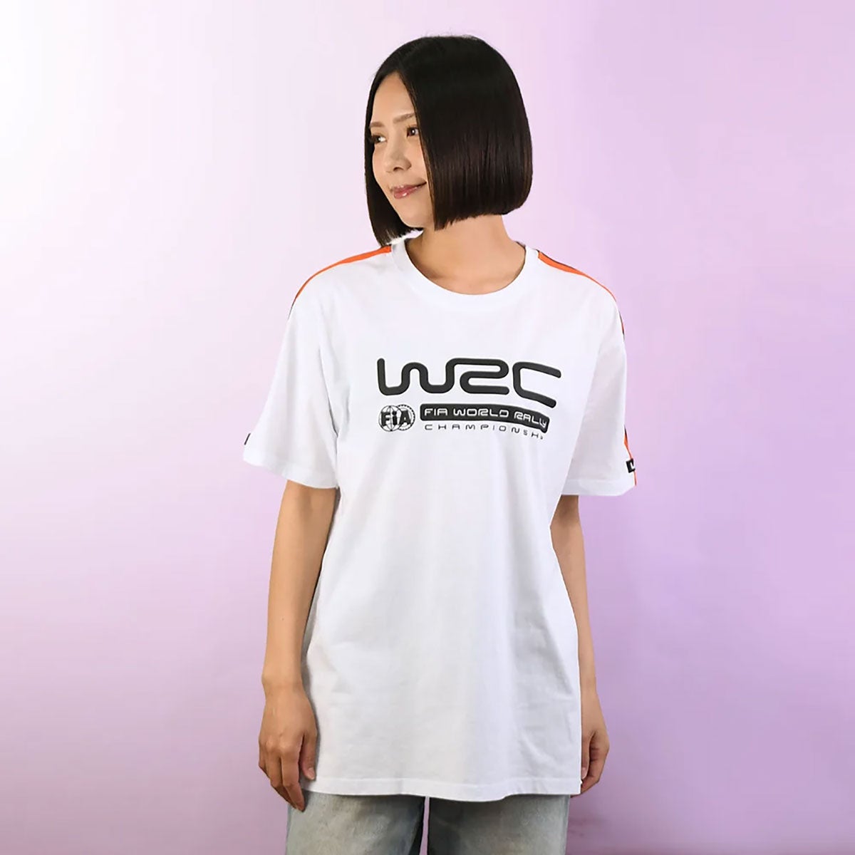 WRC｜WRC プレミアムTシャツ｜Tシャツ｜ホワイト｜モデル着用