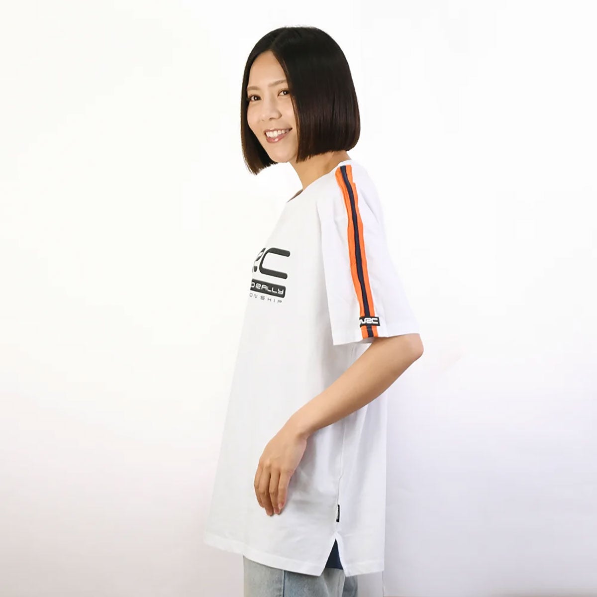 WRC｜WRC プレミアムTシャツ｜Tシャツ｜ホワイト｜モデル着用