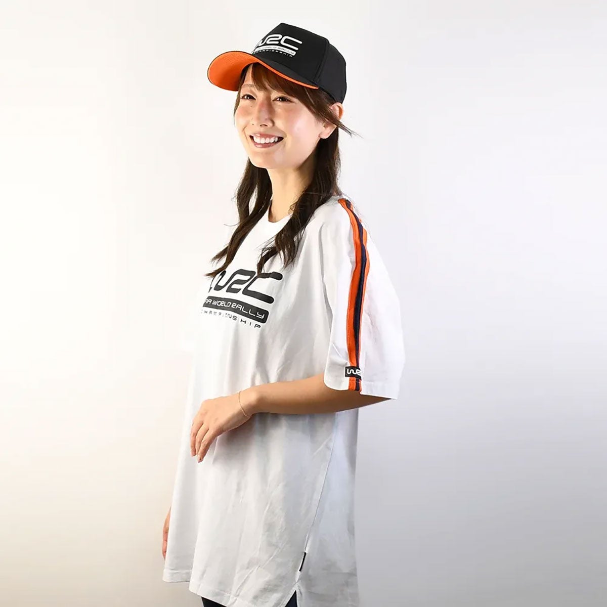 WRC｜WRC プレミアムTシャツ｜Tシャツ｜ホワイト｜モデル着用