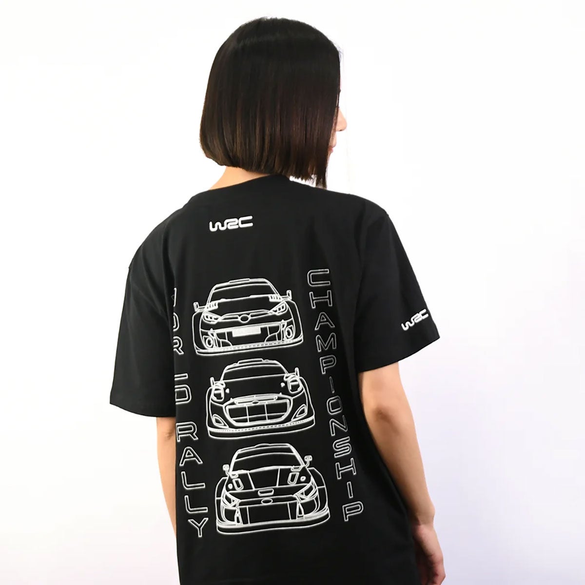 WRC｜WRC ステルスグラフィックTシャツ｜Tシャツ｜ブラック｜モデル着用