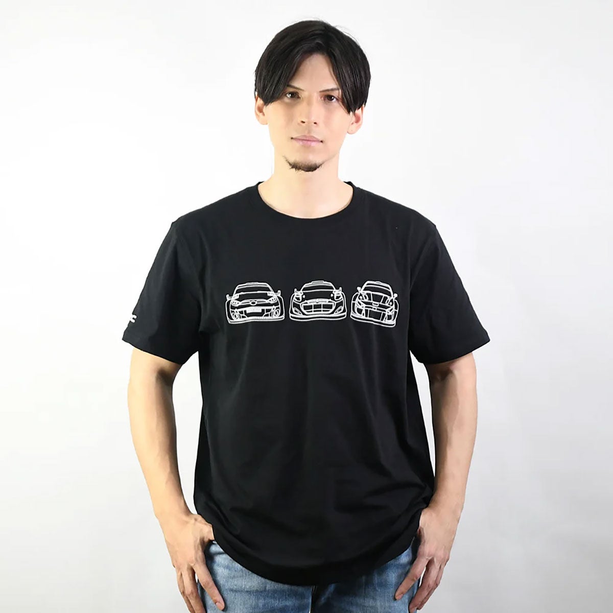 WRC｜WRC ステルスグラフィックTシャツ｜Tシャツ｜ブラック｜モデル着用